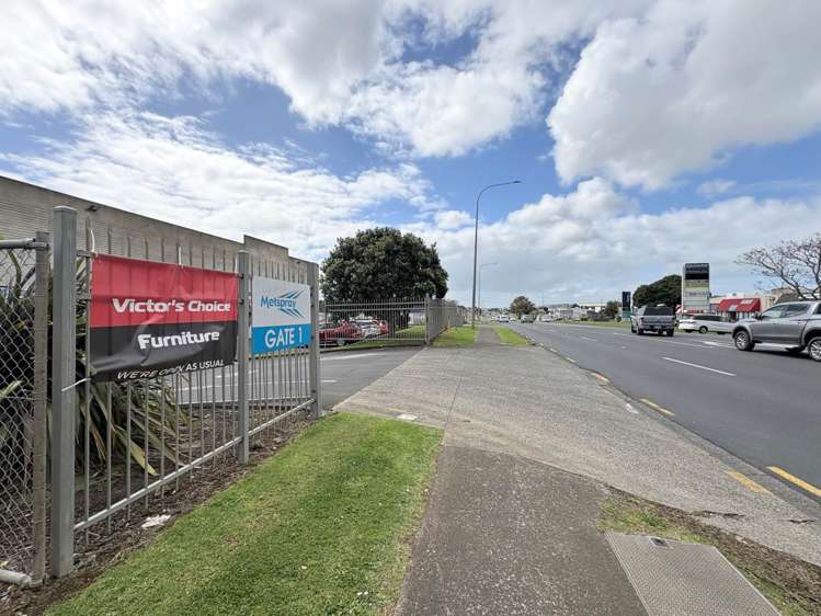 Unit B/88 Harris Road East Tamaki_14