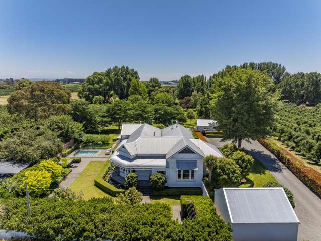 Picture Perfect Lifestyle Living