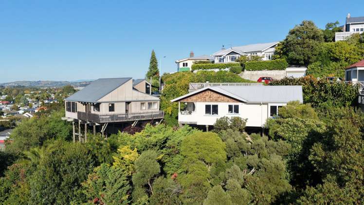 7 Guys Hill Road Hospital Hill_17