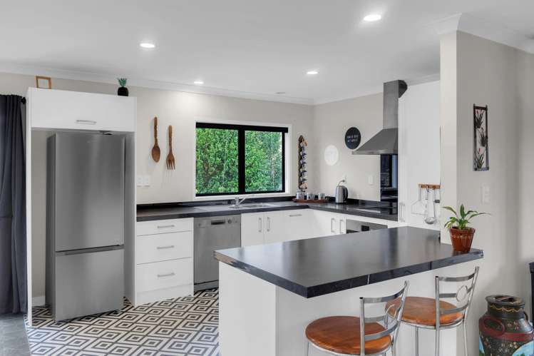 28 River View Road_3