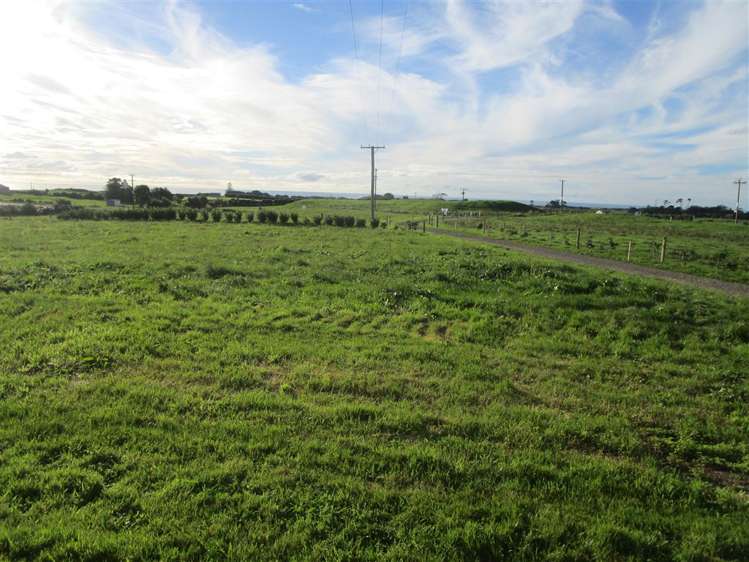 7506 South Road Okato_5