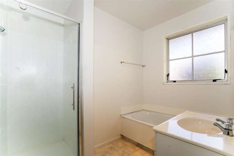 34 De Havilland Street Hornby_5