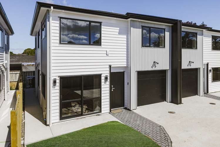 4B Mirrabooka Avenue Botany Downs_1
