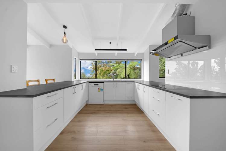 84 & 86 Ayton Drive Totara Vale_23