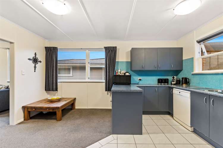 24 Laura Street Kelston_1