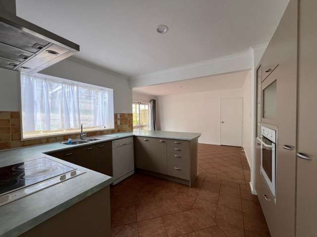 8 Thornbill Rise Unsworth Heights_3