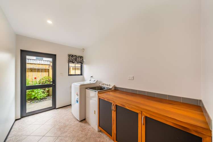 107 Redvers Drive Belmont_28