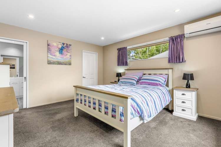7 Strathmore Gardens Burwood_10