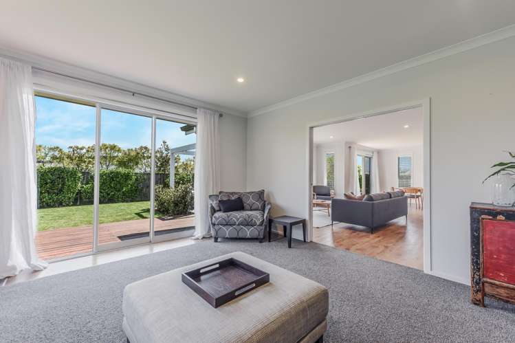 8 Boysenberry Grove Richmond_12