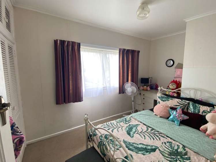 17 Kokiri Street Te Atatu South_10