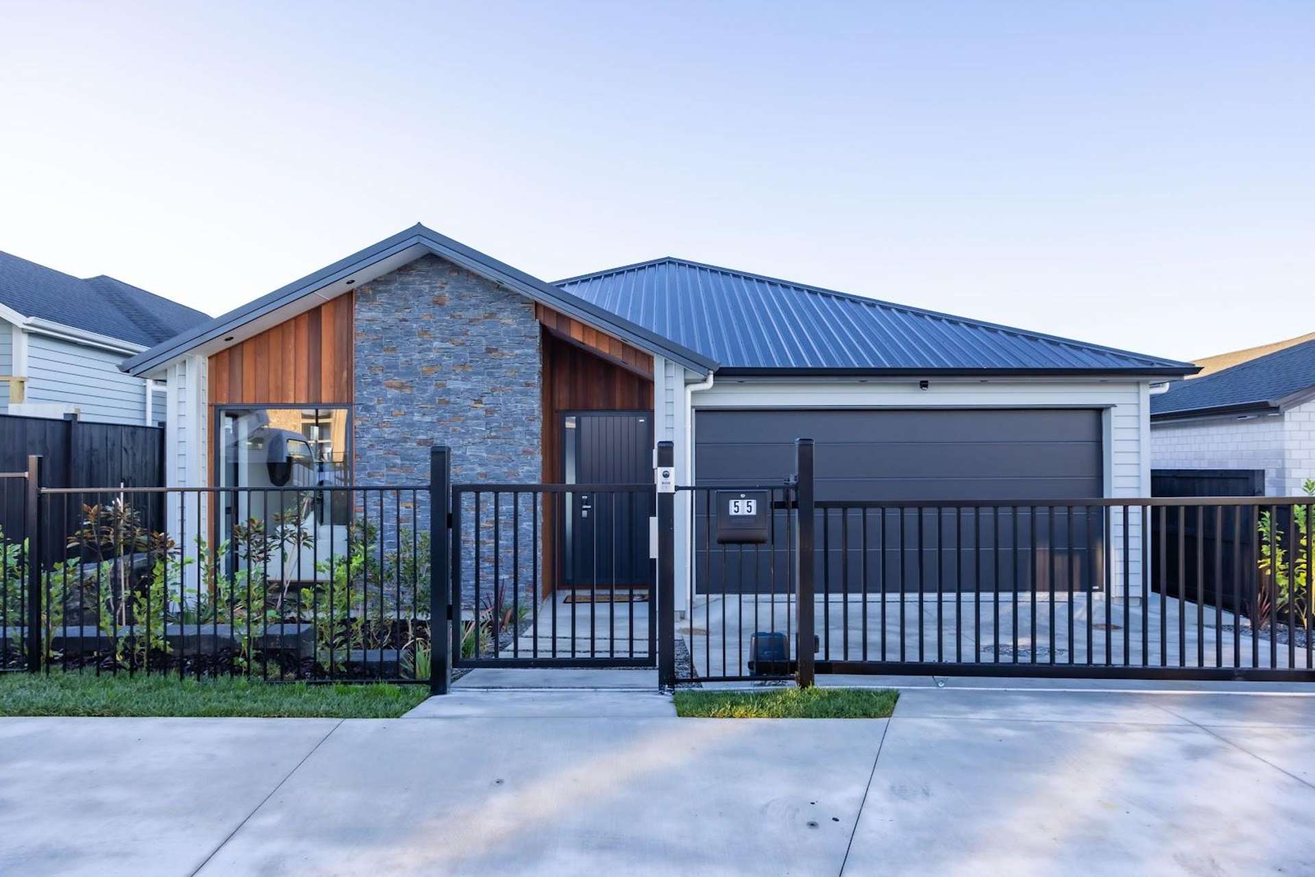 55 Tipu Crescent Wainui_0