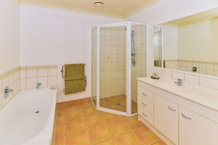 25 Castlehill Court Wattle Downs_16