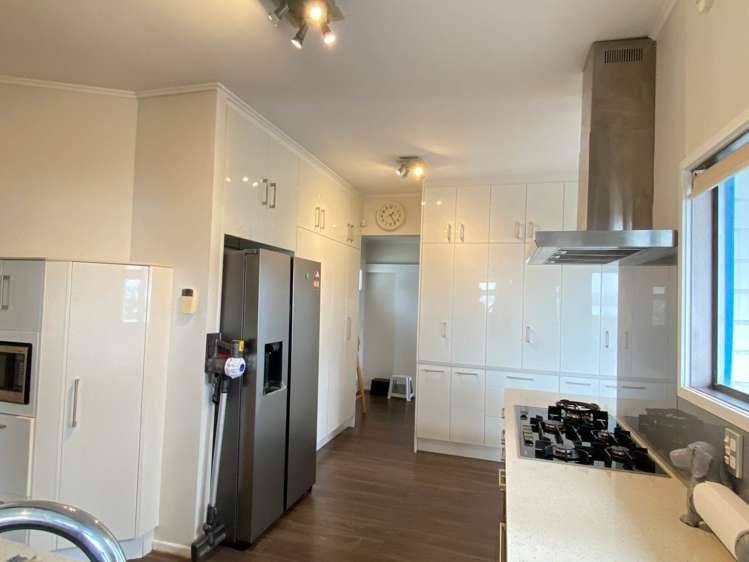 12a Beach Road Mellons Bay_12