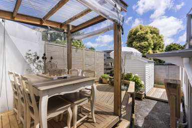 2/58 Birkdale Road_2