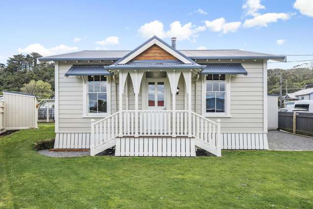 Timeless Cottage, Prime Petone Position