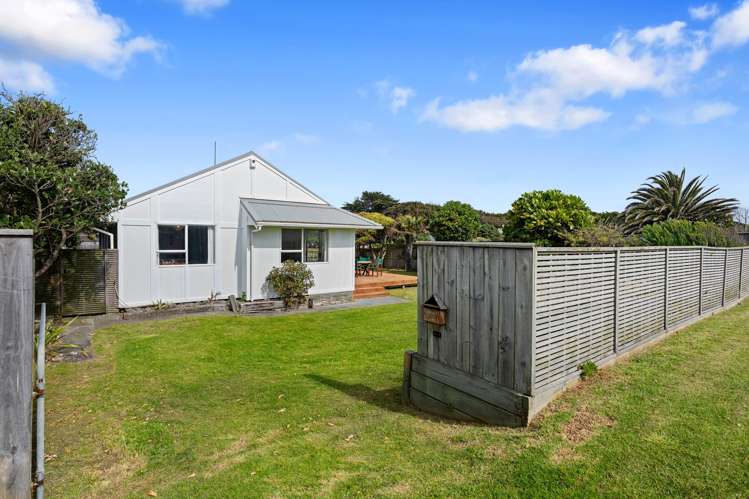 30 Babbacombe Avenue Otaki Beach_13