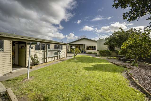 Huge section, huge garaging, huge opportunity