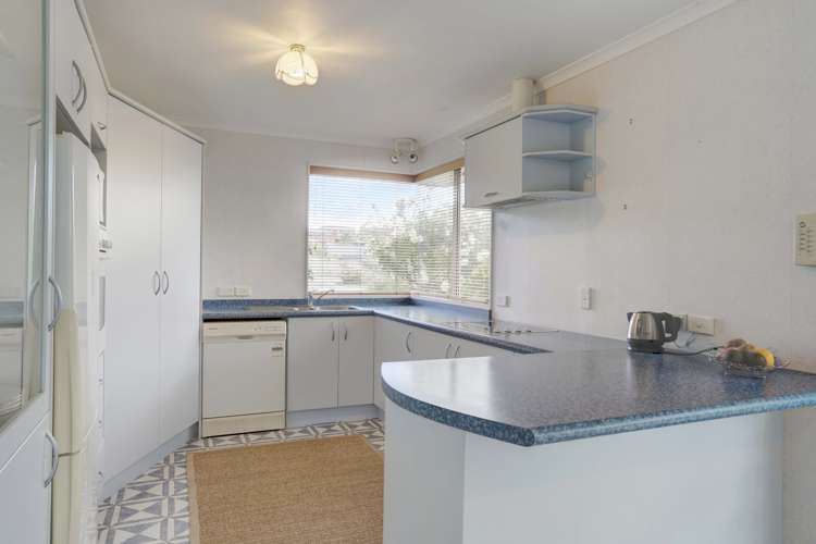 23 Farnborough Drive Nawton_3