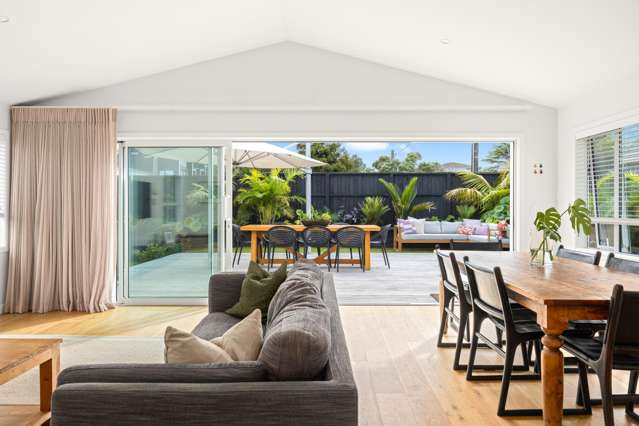 Stylish Coastal Living in Mairangi Bay