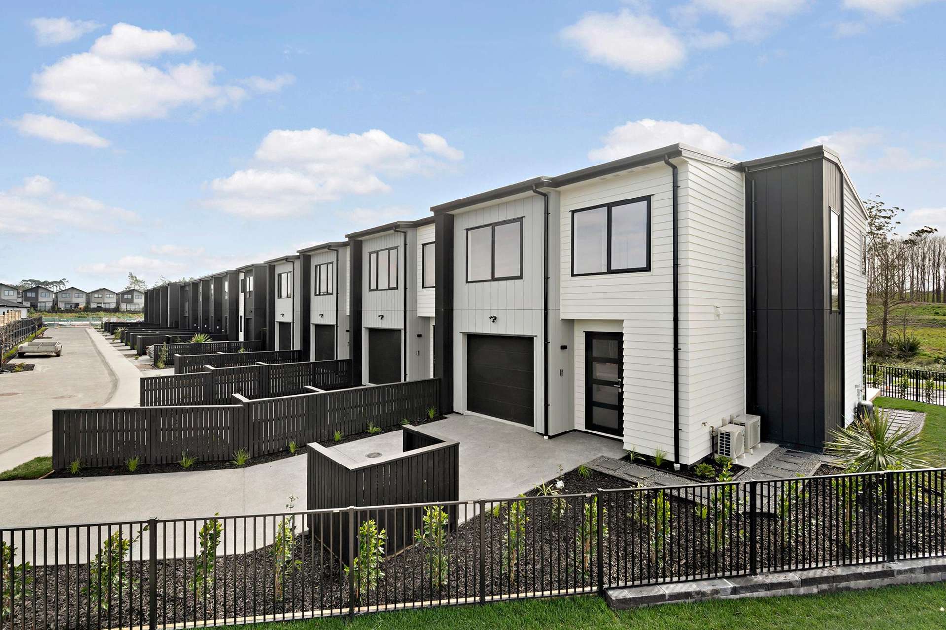 4/299 Te Taruna Drive Milldale_0