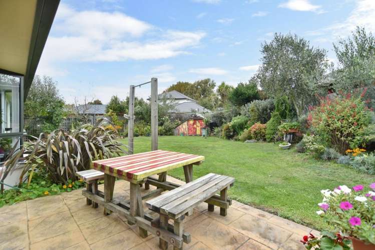 17 Cayman Close Shirley_12