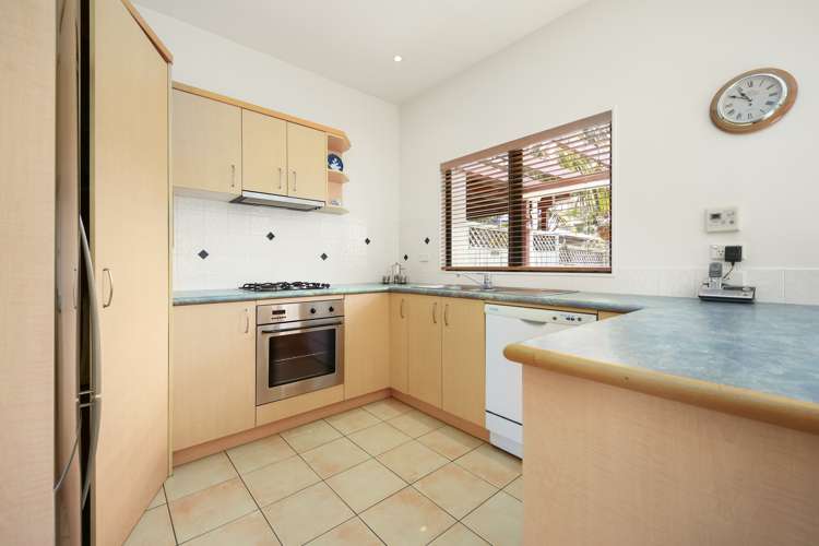 4/8 Tuscany Way Te Atatu Peninsula_11