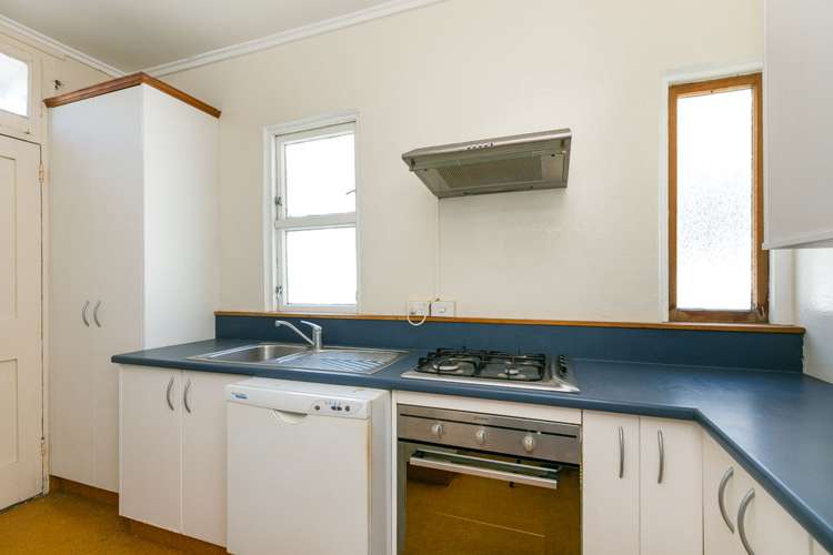 117 The Parade Island Bay_16