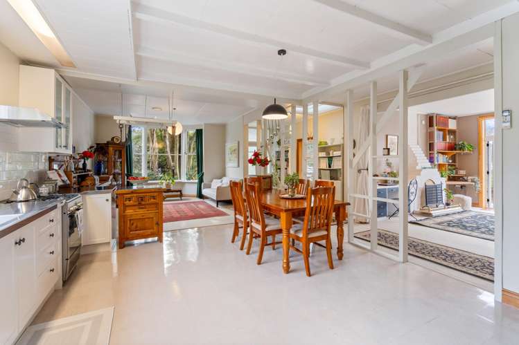 216 North Road North East Valley_6