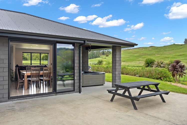 16 Moorey Lane Otaika_3