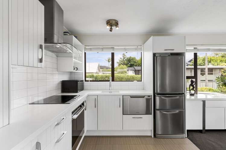 2/54 Garnet Road Westmere_4