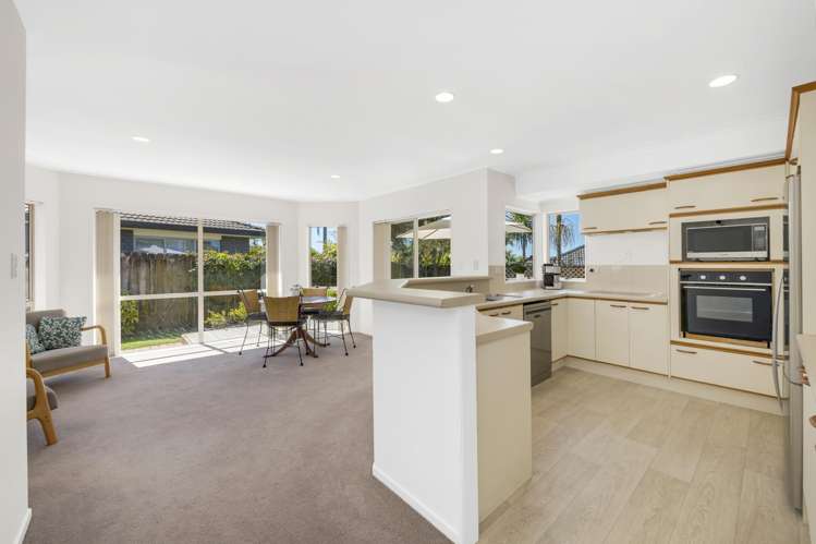 2/248 Botany Road_5