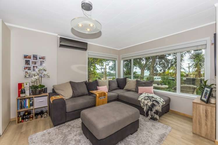 2/42 Beach Road Castor Bay_6
