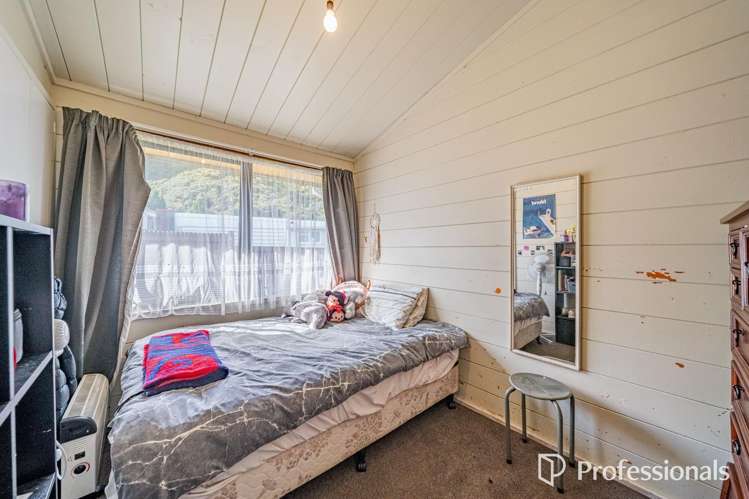 41 Antrim Crescent Wainuiomata_6