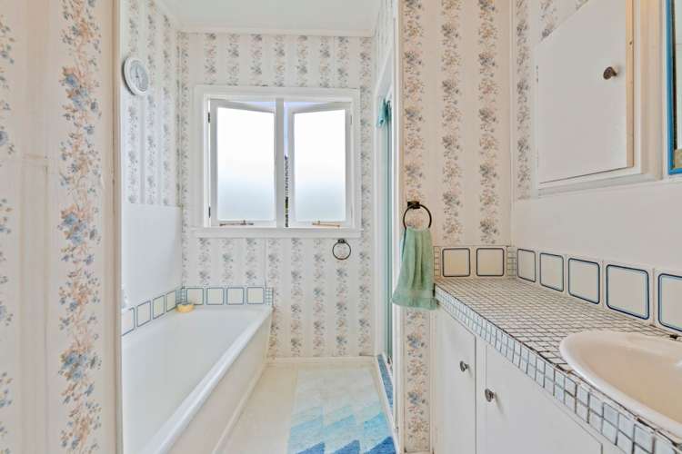 5 Lyons Avenue Murrays Bay_11