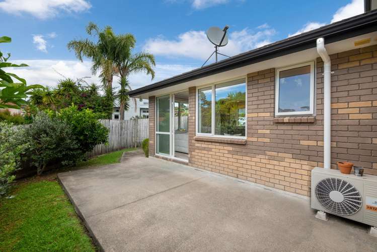 35 & 35A Aberley Road Albany_12