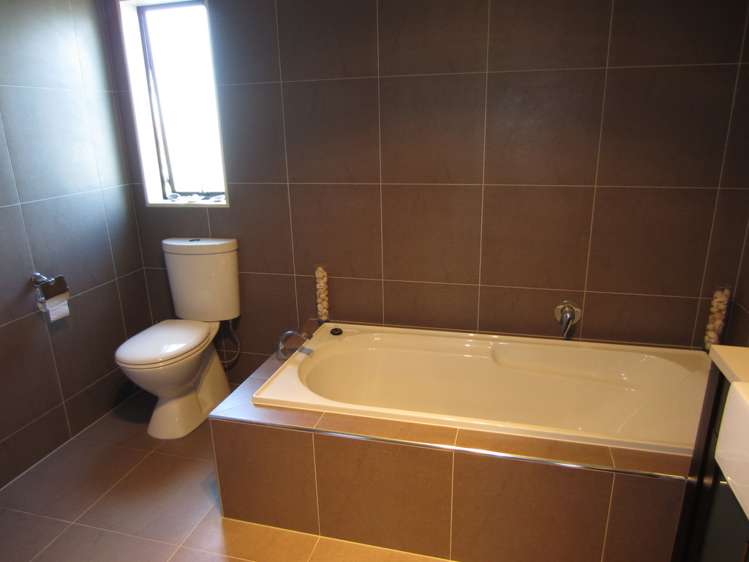 234 Alec Craig Way Gulf Harbour_11