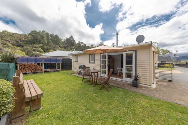 21A Korau Grove Stokes Valley_1
