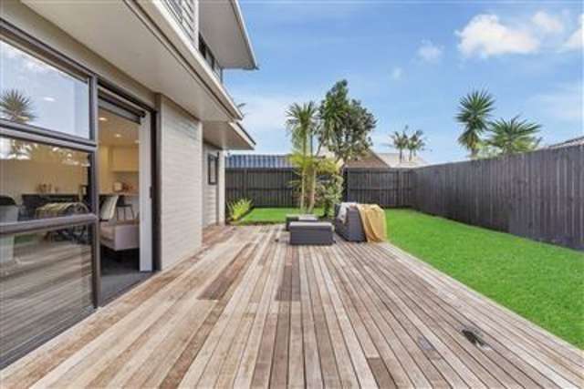 Bucklands Beach, 5 Bedrooms