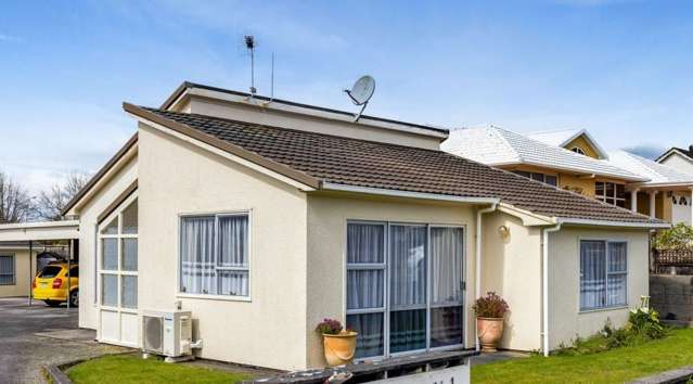 Easy Living 2-Bedroom Stratford Home