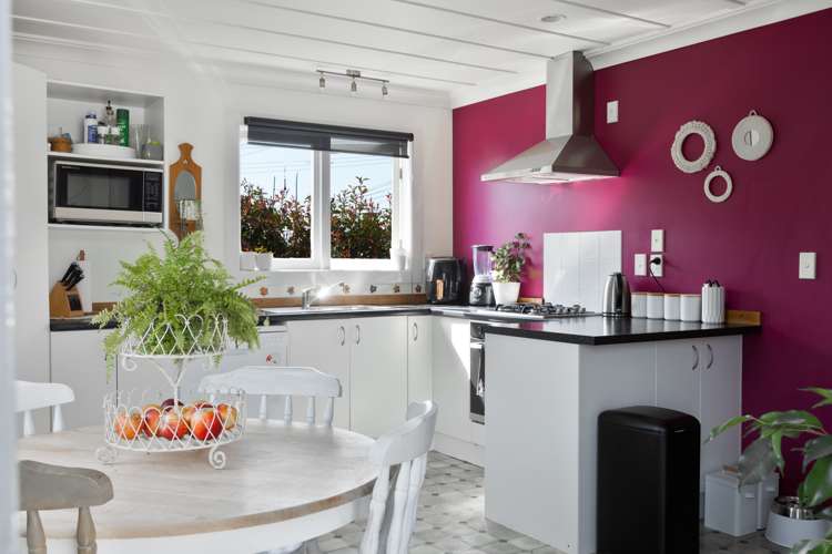 391 Dey Street Hamilton East_14