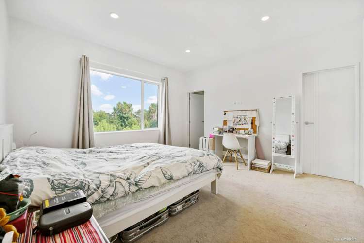 18a Peter Buck Road New Windsor_11