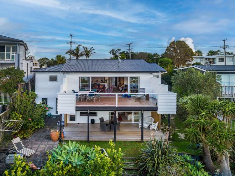 1 Melandra Road Stanmore Bay_17