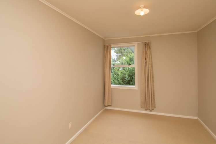 4 King Street Chertsey_11