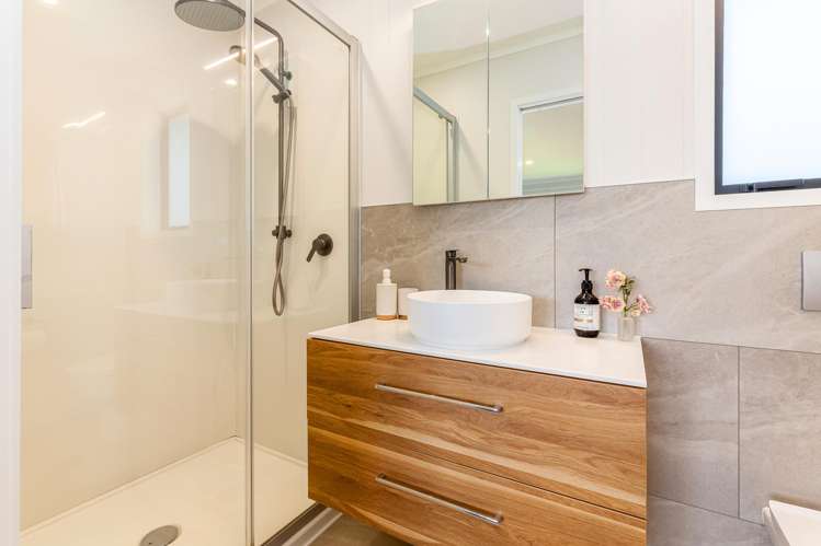 86 Field Street Silverstream_14