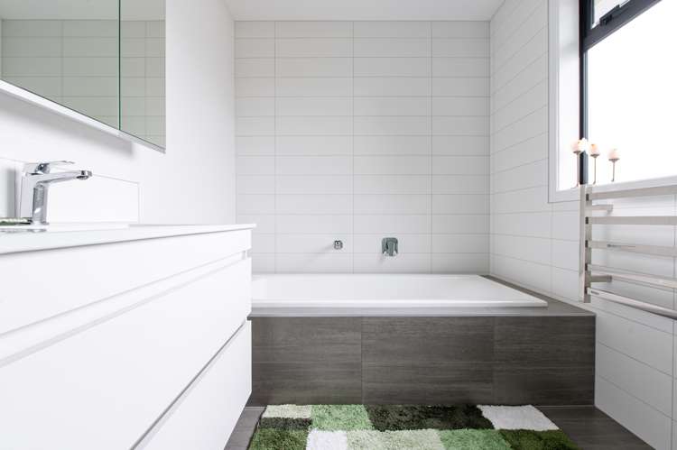 2/11 Masters Avenue Hillcrest_13