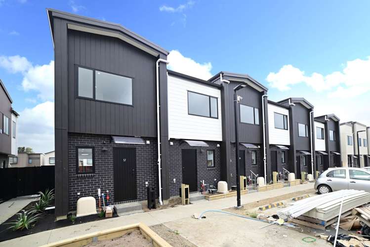 27 Kiato Lane Flat Bush_18