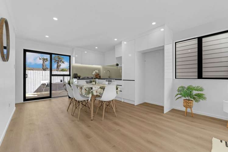 8b Gardiner Grove Mangere East_4