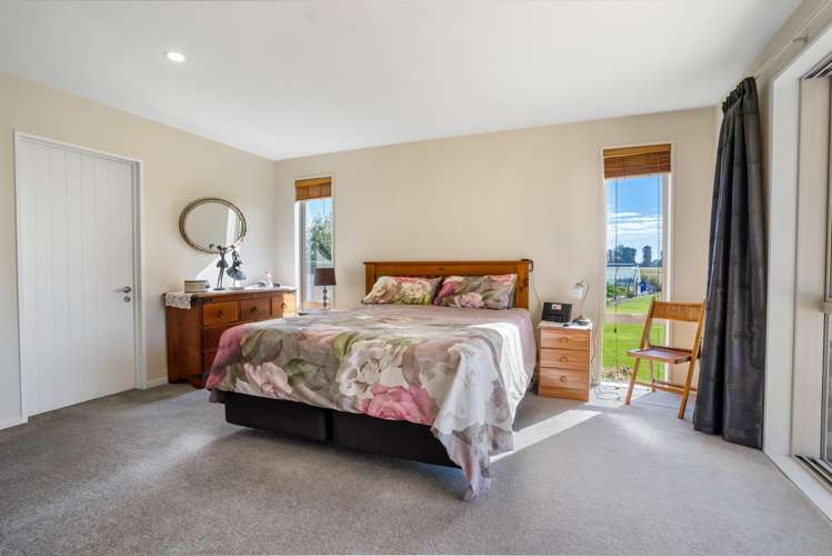 33 Longwood Drive Winton_11