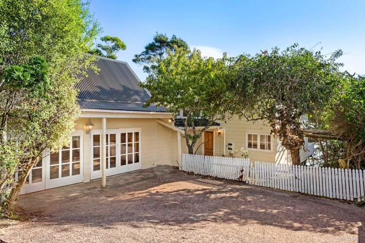 27 Telstar Place Beach Haven_1