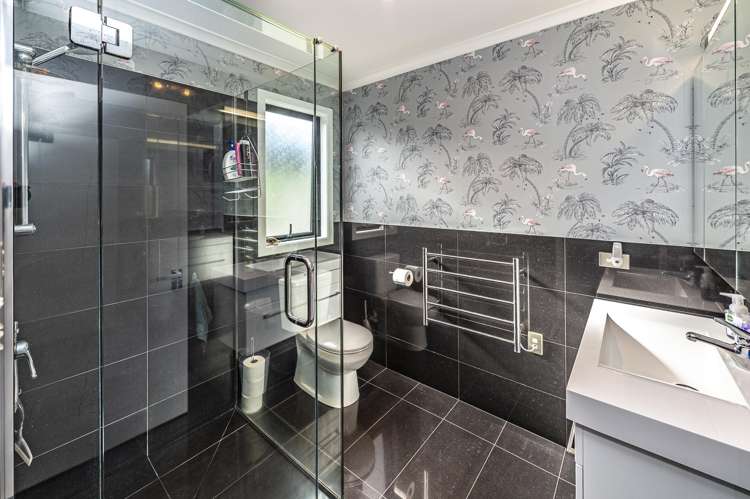 8 Lithgow Drive Otamatea_24